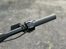 Load image into Gallery viewer, FX Twist Throttle | All-Metal E-Moto Throttle for Surron, Talaria & E-Ride Pro (Collective)
