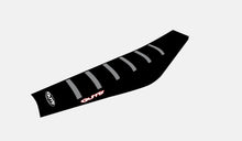Load image into Gallery viewer, Guts Seat Cover for Arctic Leopard
