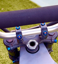 Load image into Gallery viewer, Tuttio Titanium Single Bolts
