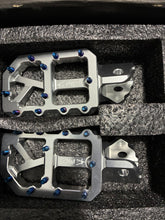 Load image into Gallery viewer, Surron Style Y Pegs for E-Bikes
